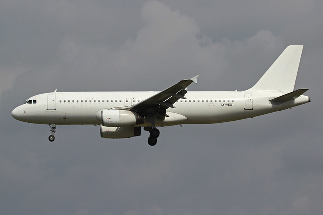A320 LY-VEO 060914
