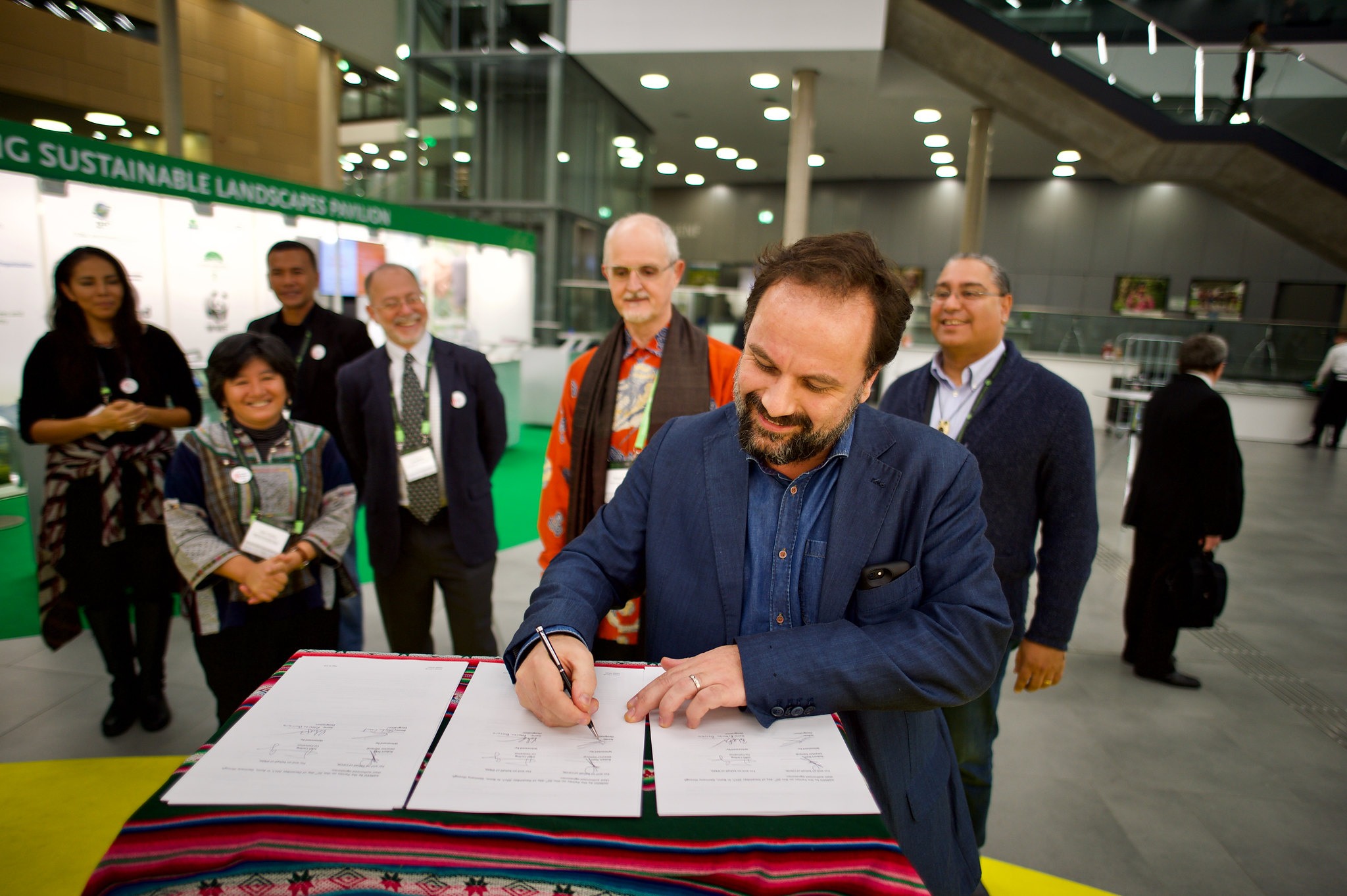 Stephen Leonard. Scientist, Center for International Forestry Research