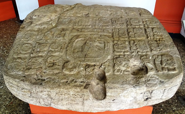 arte maya Altar gigante de Puerto Barrios Clasico  Museo Nacional Arqueologia y Etnologia Ciudad de Guatemala