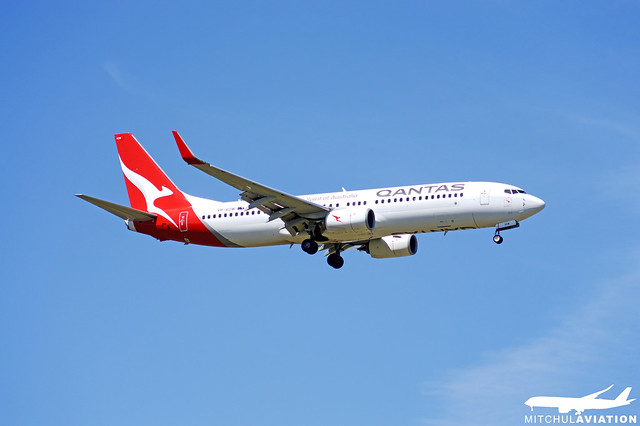 Qantas | VH-VZW | Boeing 737-838 | Melbourne International Airport (MEL/YMML)