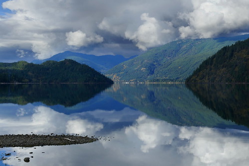 lake reflection mountain lakecowichan vancouverisland britishcolumbia canada cowichanlake clouds