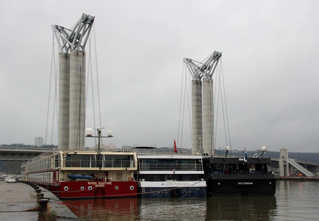 Rouen - Navires de croisière et Pont Flaubert