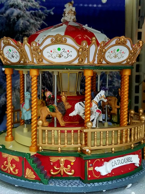 While I Was Christmas Shopping, A Holidays Carousel Caught My Eye...☺☺l