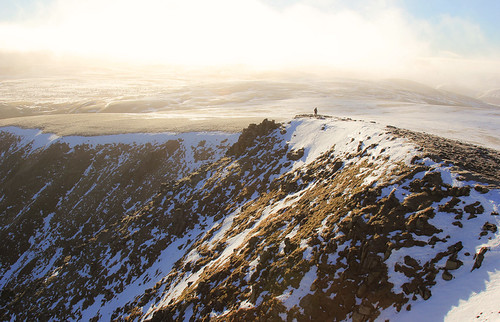 Sgòr Gaoith plateau by Russell-Davies, Walking around the great cliffs on the way to Sgòr Gaoith summit where it drops off steeply to Loch