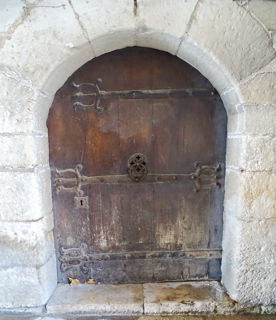 Burgos puertas en la calle 03