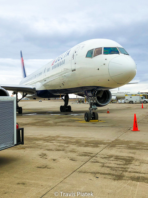 Delta Air Lines –  Boeing 757-232 N650DL @ Buffalo Niagara