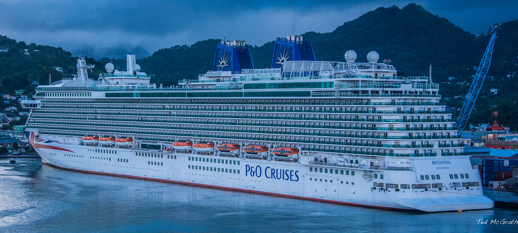 2017 - Regent Cruise - St. Lucia - P&O Britannia