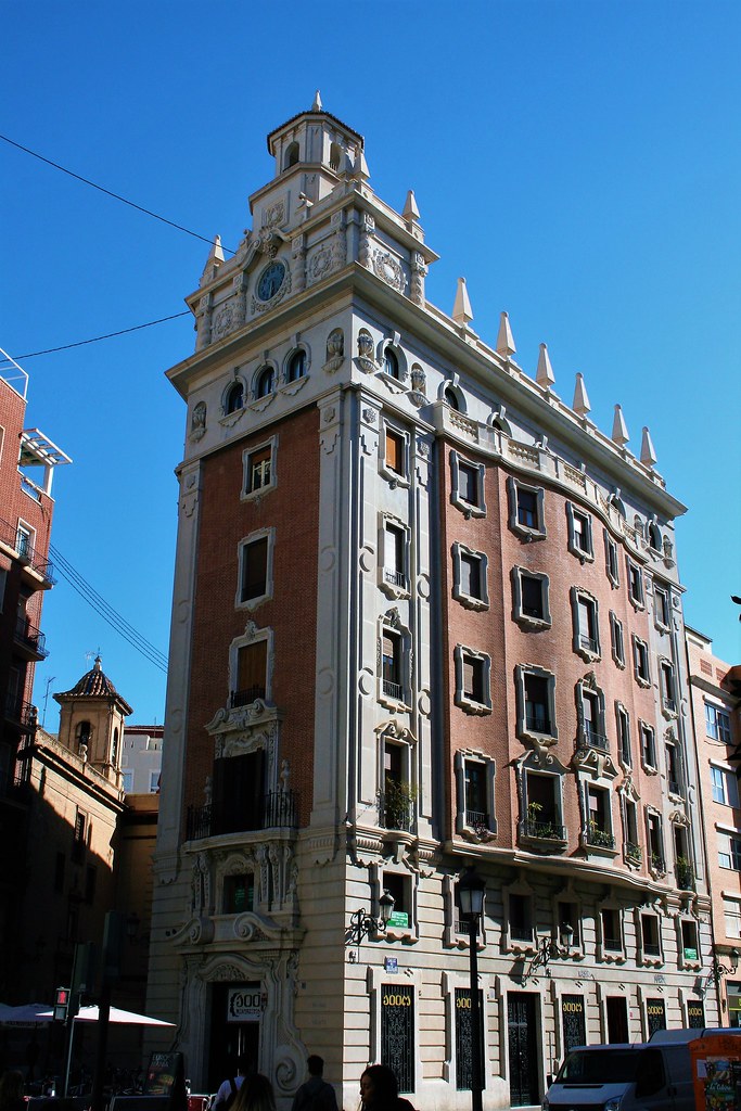 Edificio Caja de Ahorros y Monte Piedad de Valencia | Flickr