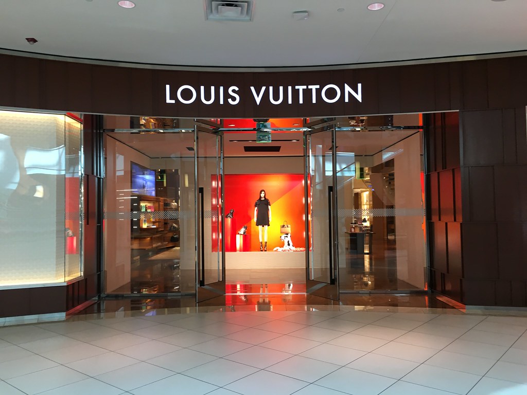 Louis Vuitton Aventura - LaufsED LLC