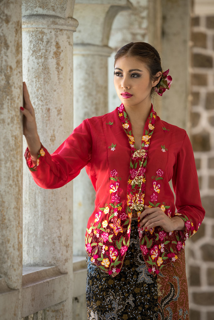 Annasha in Noynya Traditional Penang Dress