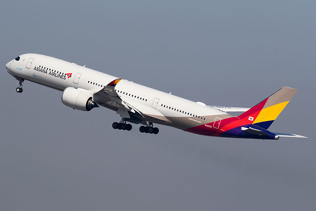 HL8079 / Asiana Airlines / Airbus A350-941