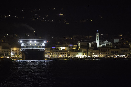 night nightime nightview nightphotography port nightlights citylights reflection sea ship boat syros island hermoupolis cyclades aegean greece summer nikond7200