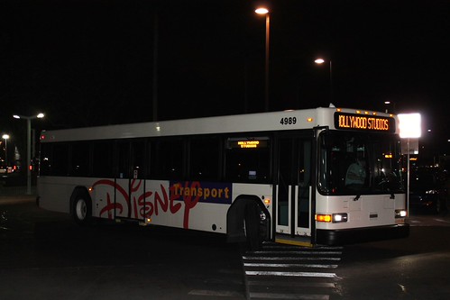 Disney Transport 4989 | Gillig 4989-09 on an evening journey… | Flickr