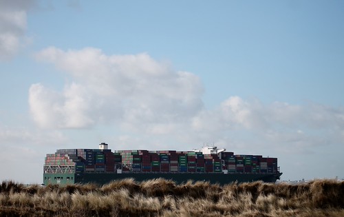boot vaart langs de duinen in Borsele | by Omroep Zeeland