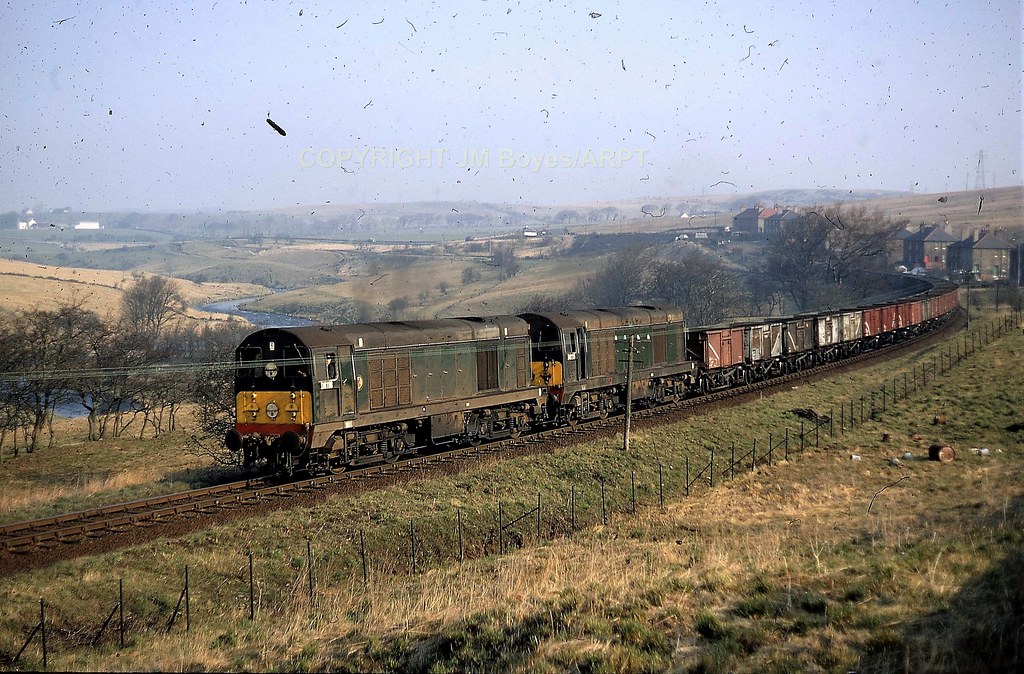 JMB T57 17 Patna D8118 & D8115 on Ayr Harbour to Waterside mineral empties 11041968