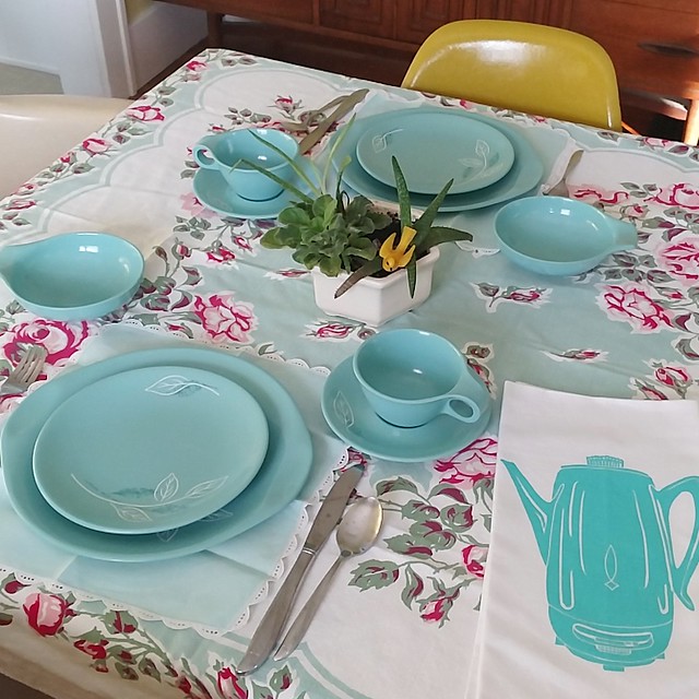 color of the month table setting Jan 2018