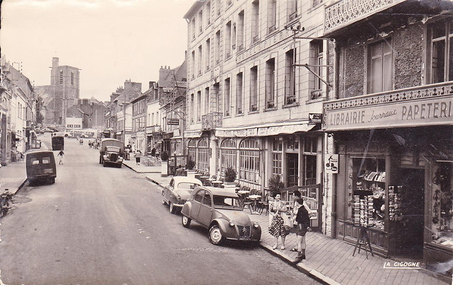 Postcard Ault (80 Somme) Grande Rue Editions La Cigogne Reims 1960