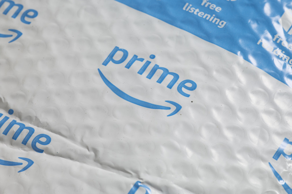 Verpackung aus Plastik mit Amazon Prime Aufdruck