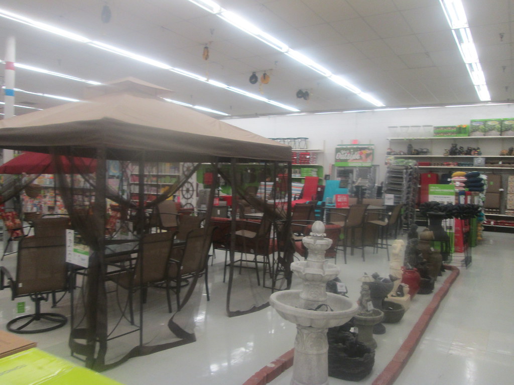Seasonal Store will close April 2018 Hermitage, PA. Februa… Flickr