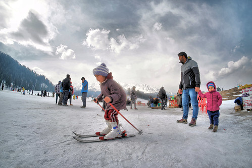 winter landscape skiing children holiday kashmir snowboarding gulmarg adventuresports travel india nature
