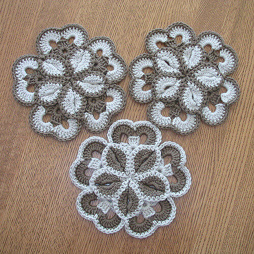 🙆‍♀️ 👌 💕 I'm in love with this model of flowers in crochet very charming and precious very pretty pattern