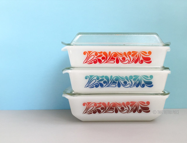 And finally, a complete set of Agee/Crown Pyrex 'Paisley' oblong casseroles 😍