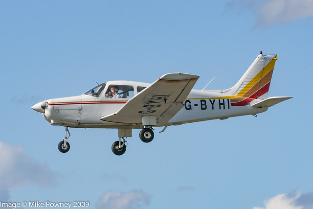G-BYHI - 1980 build Piper PA-28-161 Cherokee Warrior II, on approach to Kemble