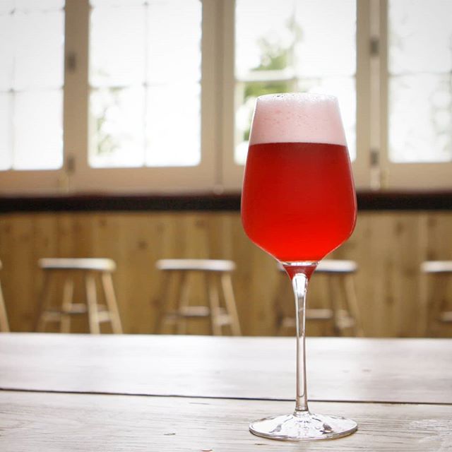 The first day of Spring has been anything but sunshine and flowers, but luckily we just kegged this beautiful Lemon-Raspberry Glow Up. We've taken our flavorful Raspberry Glow up a step forward and conditioned this batch with fresh Meyer Lemons 🍋 We