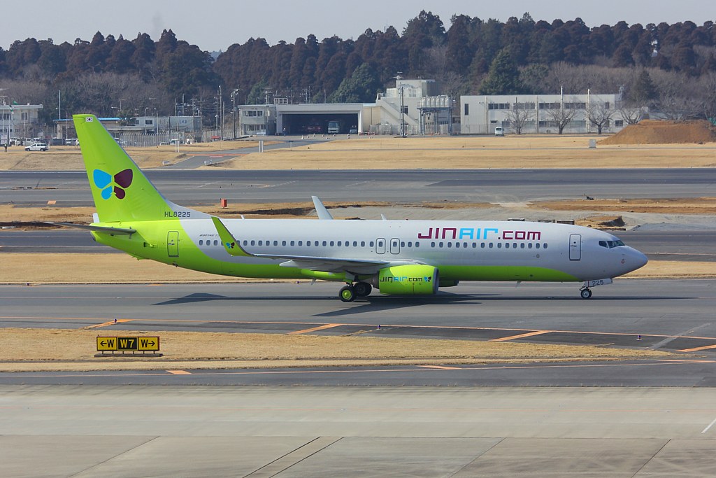 HL8225 - B738 - Jin Air
