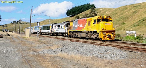 northernexplorer kiwirail dfbclasslocomotive dfb7322 hunterville railfans railfan