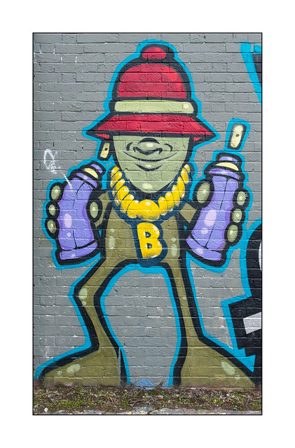 Graffiti (Bronk), East London, England.