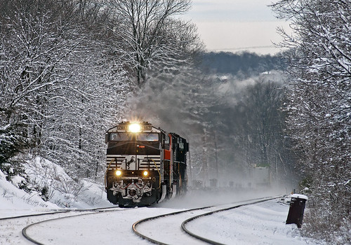 snow lehighline piscatawaynj csao ns norfolksouthern 212 ge es44dc train railfan railroad