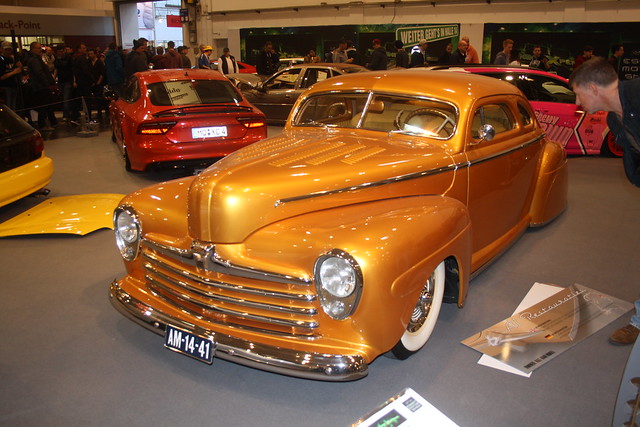 Ford Super De Luxe Sedan Coupe Custom 1948