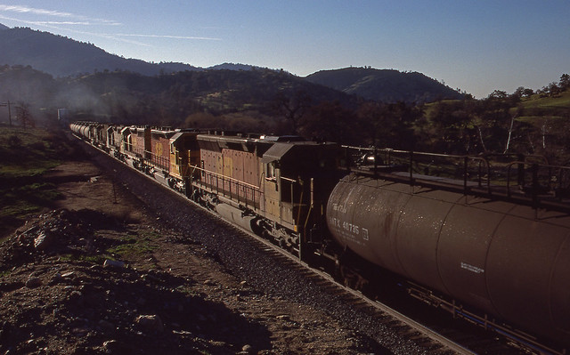 SP SD-45R #7564 Mid Train Helpers BKDOU10 Woodford, CA 03-10-88