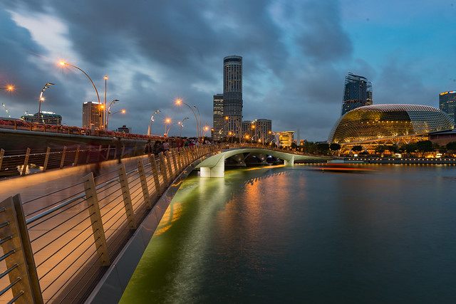 Footbridge over Singapore River, Merlion Park, Singapore