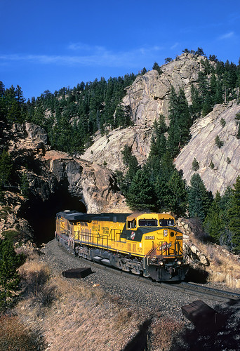 chicagonorthwestern cnw ge ac4400cw 8802 moffat unionpacific up formerriogrande tunnel cliffs rock curve upmoffattunnelsub tunnel29 cliff pinecliffe colorado coaltrain locomotive train railroad co