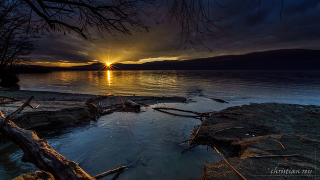 Coucher de soleil sur le Lac de Neuchâtel (Switzerland)
