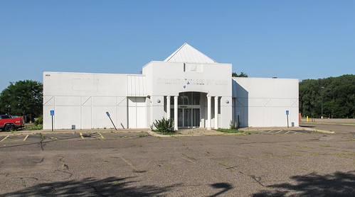 A 1982 building in the U.S., as viewed in 2012. | This was G… | Flickr