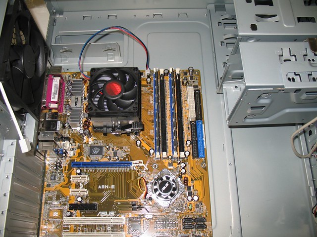 The Motherboard is installed!