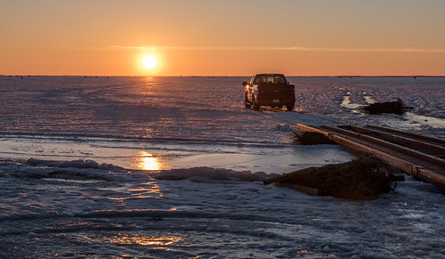 sturgeon lakewinnebago icefishing fishingshanty