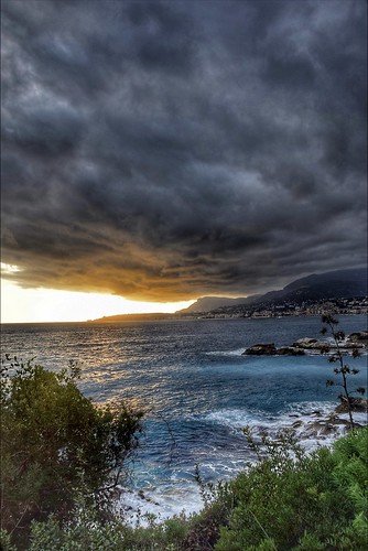 nikon5300 décembre nuage mer balzirossi méditerranée menton italie groupenuagesetciel
