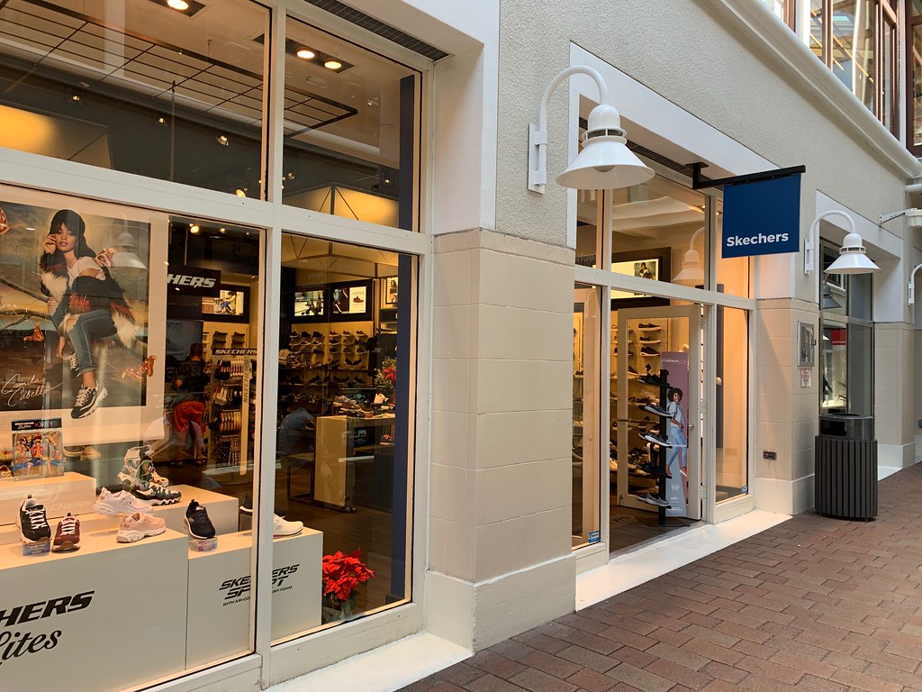 Skechers Bayside Marketplace Downtown 