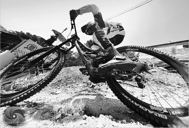 Duas Rodas Foto Marcus Cabaleiro Site: https://marcuscabaleirophoto.wixsite.com/photos Blog: http://marcuscabaleiro.blogspot.com.br/ #muscabaleiro #santos #sp #brasil #bike #mono #fotografia #arte #brazil #monocolor #photography #photographer #pb #nikon #
