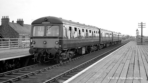 britishrailways cravens class105 dmu diesel passenger hornseabridge eastyorkshire train railway locomotive railroad