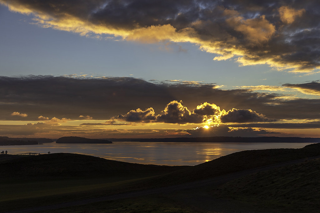 Chambers Bay Heavenly | Epic sunset over Puget Sound viewed … | Flickr