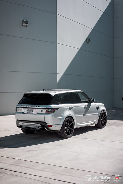 Range Rover Sport with Vossen Forged GNS-2
