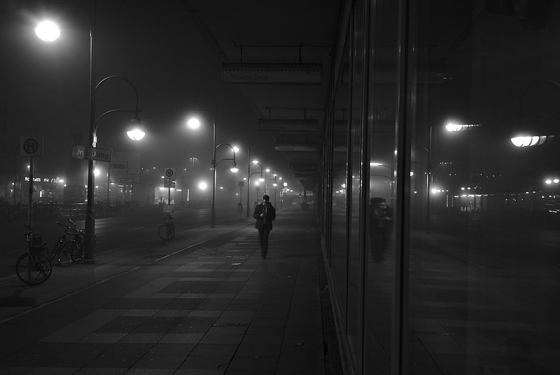 Hermannplatz at night BW