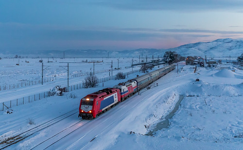 adtranz diesel locomotive train sunset snow aggeie ose trainose 220 023