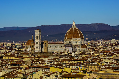 florence firenze ilduomo duomo europe italy italia travel joshuamellin writer photographer blogger florenceitaly firenzeitalia visit visititaly visitflorence visitfirenze visititalia photo photos pic pics picture pictures photograph photographs dome church river skyline mountain buildings sunset sunrise traveling journalist cnn editor contributor instagram socialmedia media facebook twitter trip 2018 winter december season best time flight flights cost wintery clear brisk cold nice blue bright defined bold sun rise set color colors yellow brown rooftops red il