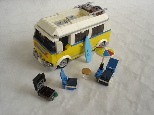 31079 - Model3 camping gears on roof | by fdsm0376